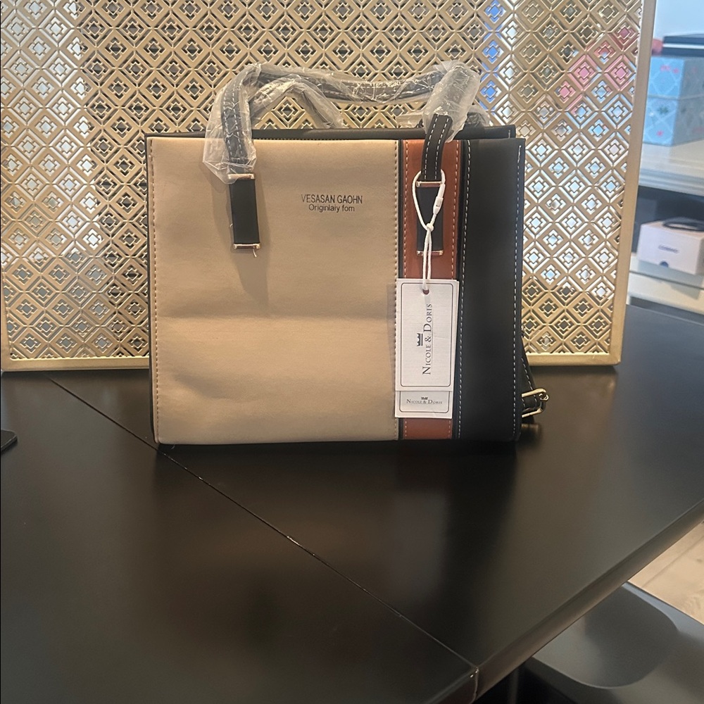 Vesasan Gaohn bag - Picture 2 of 8
